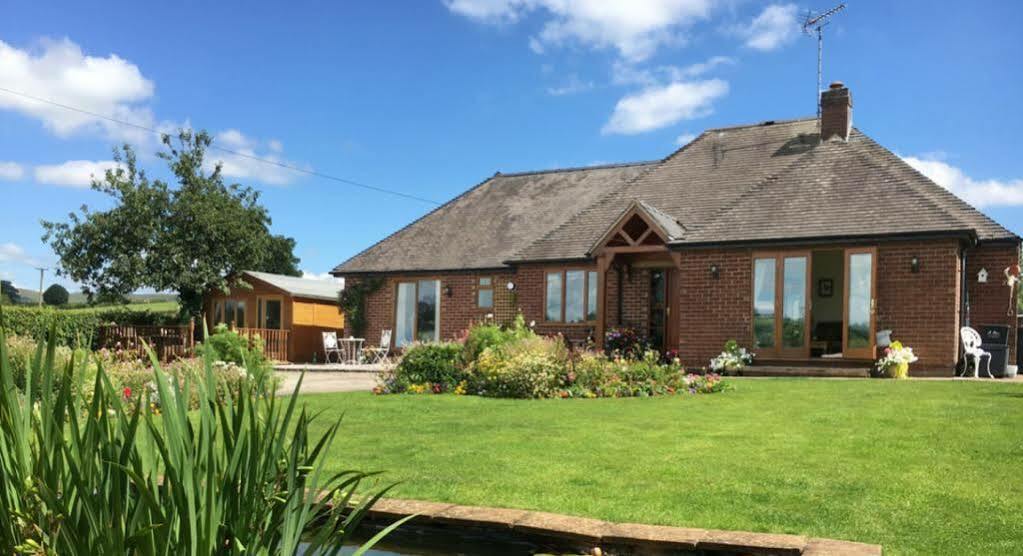 Dove Meadow Bed & Breakfast Denstone Exterior photo