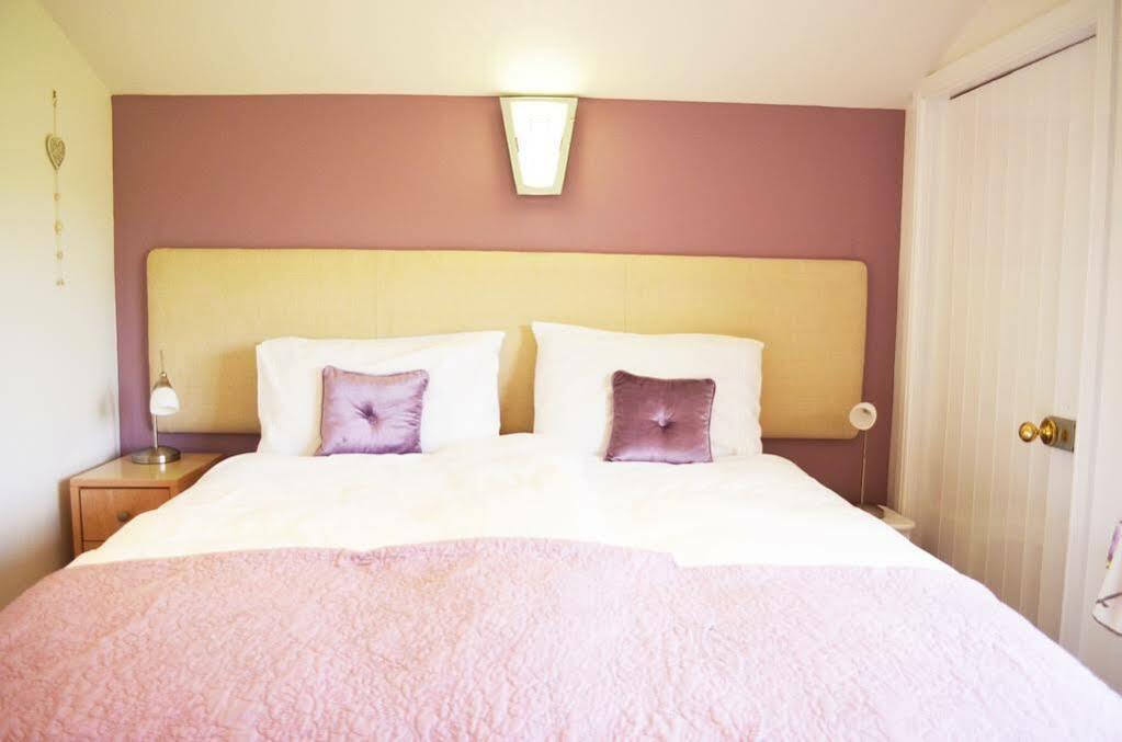 Dove Meadow Bed & Breakfast Denstone Exterior photo