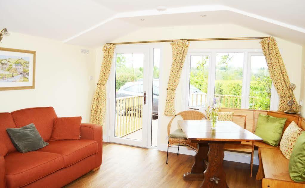 Dove Meadow Bed & Breakfast Denstone Exterior photo